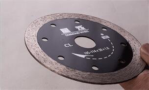 對金剛石圓鋸片所用基體及鋸齒構造特性分析 對金剛石圓鋸片所用基體及鋸齒構造特性分析