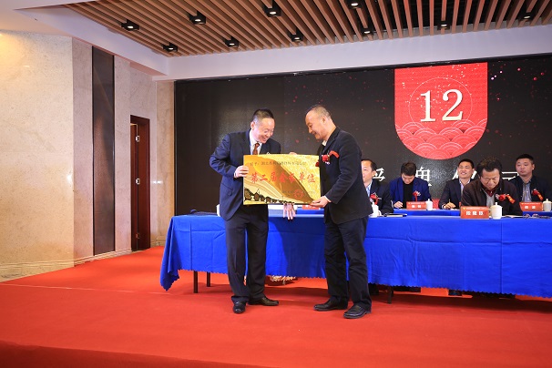 熱烈祝賀湖北昌利董事長龍其準(zhǔn)當(dāng)選為鄂州市金剛石工具行業(yè)協(xié)會(huì)第二屆會(huì)長 熱烈祝賀湖北昌利董事長龍其準(zhǔn)當(dāng)選為鄂州市金剛石工具行業(yè)協(xié)會(huì)第二屆會(huì)長