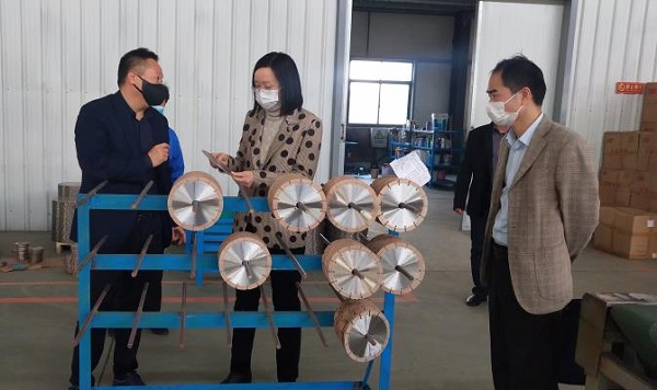 鄂州市市委常委、統(tǒng)戰(zhàn)部部長鄒霞 蒞臨湖北昌利公司調(diào)研