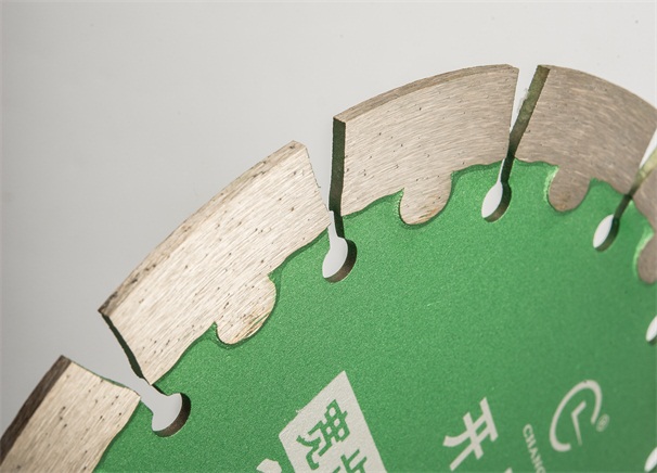 如何提高開(kāi)槽切割片刀頭金剛石的把持力呢？