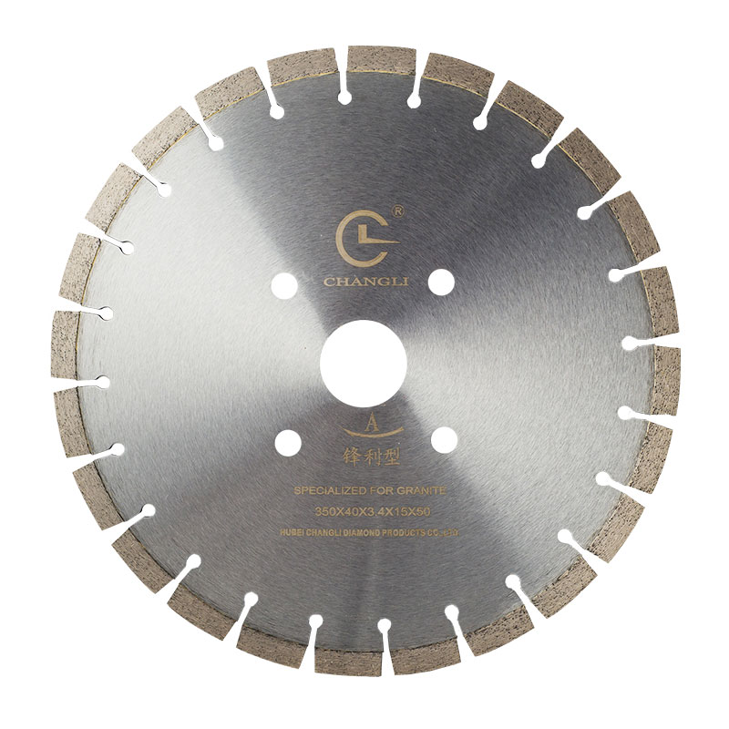 昌利新品馬路切割片的使用壽命是國內普通鋸片的兩倍多